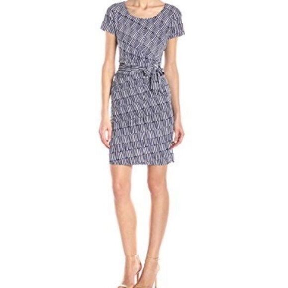 NYDJ  Navy/White Abstract Striped Tie Waist Dress Sz 10 - Picture 1 of 10
